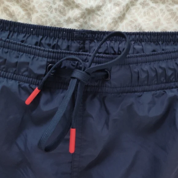 H&M Men's Red and Navy Colorblock Swim Shorts XL - Picture 4 of 12